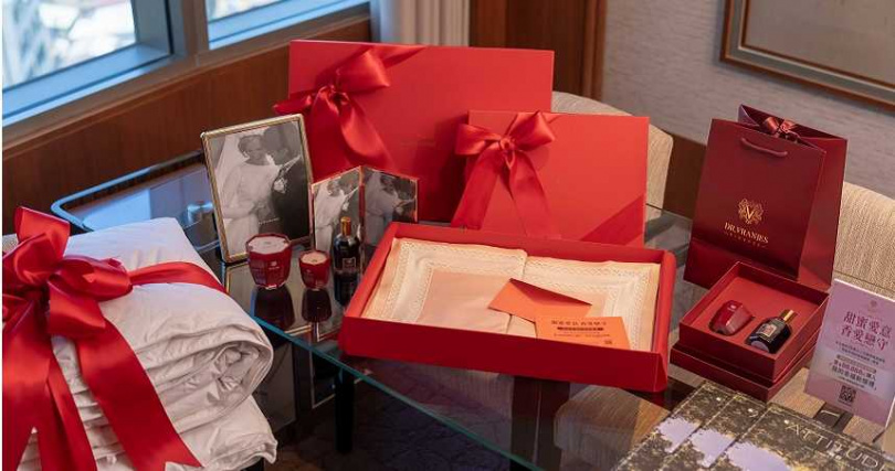 預訂15桌以上可獲得贈品之一「Dr. VRANJES FIRENZE翡冷翠香氛 貴族紅酒香氛禮盒」。