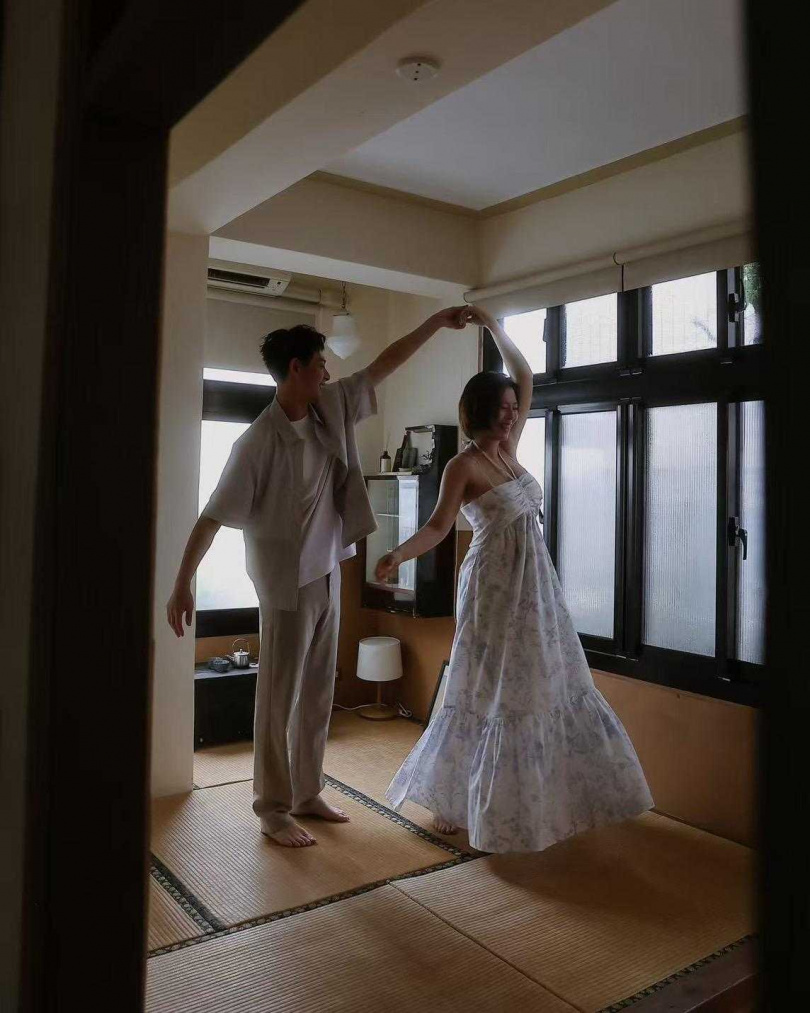 兩人全心投入迎接新生命,年底就是預產期。(圖/連晨翔經紀提供)