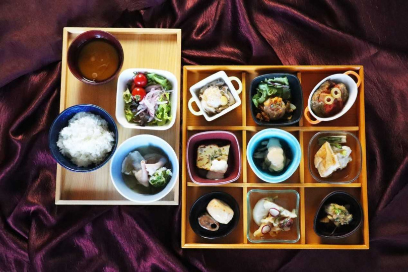 以精緻小碟裝盛菜餚，「銀座朝食實驗室」質感滿載。（圖／©Ginza Choshoku Lab提供）