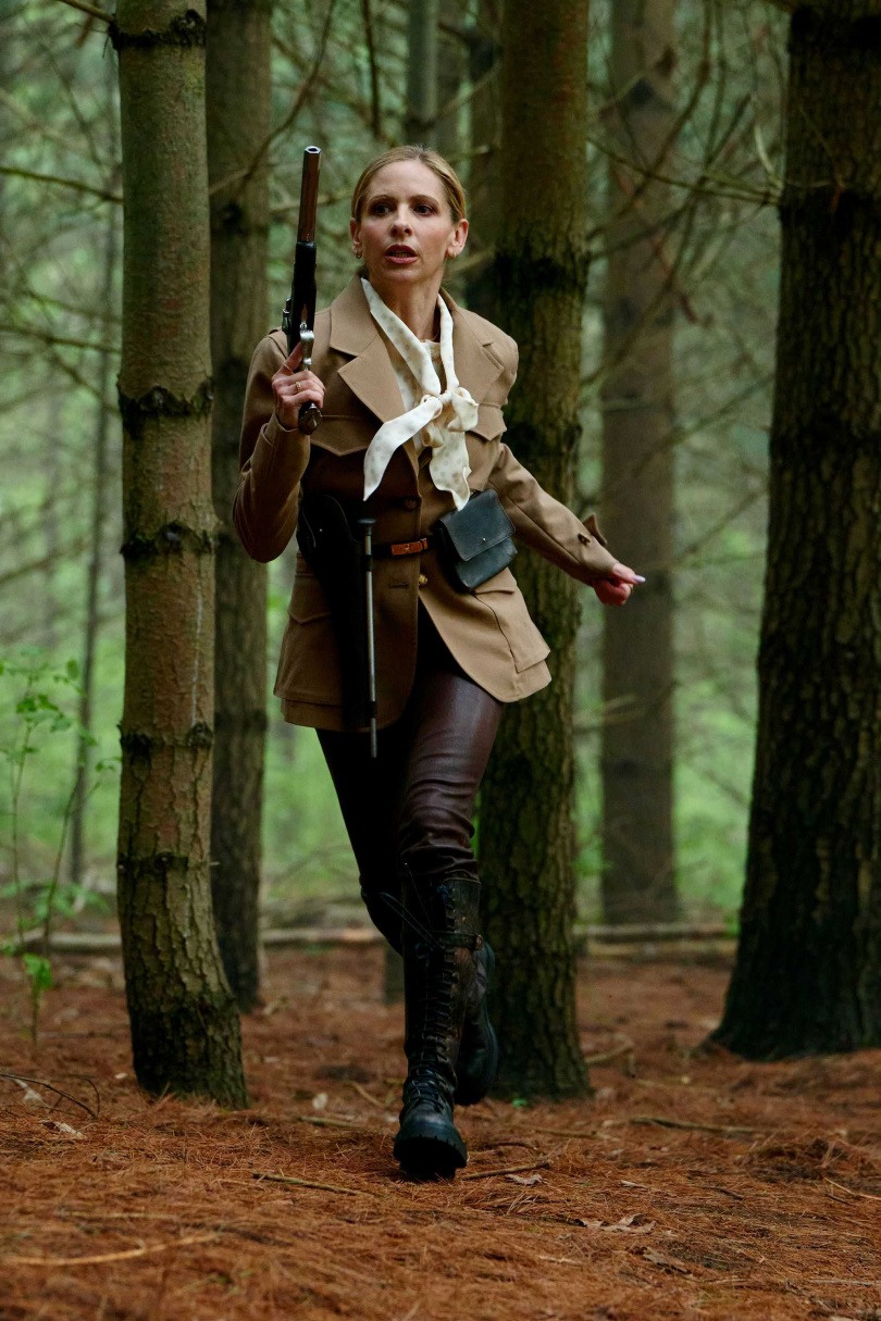 《弒婚遊戲：2度開局》中「吸血鬼獵人巴菲」莎拉蜜雪兒吉蘭加入演出。（圖／探照燈影業提供）