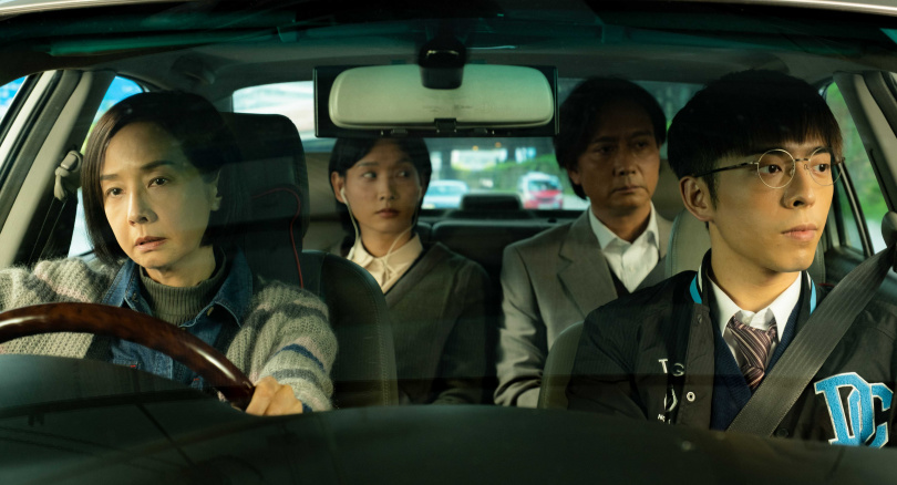MIRROR成員呂爵安（右一）以《過時過節》入圍香港電影金像奬最佳新演員。（圖／甲上提供）