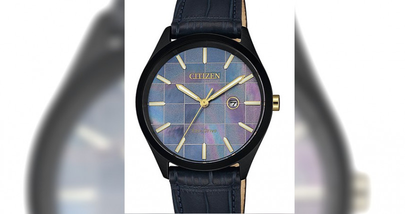 CITIZENEW2458-15N Hebe限量簽名款錶殼：不鏽鋼材質／錶徑：34.5mm機芯：光動能石英功能：大三針／日期防水：30米其他：全台限量300只定價：9,900元