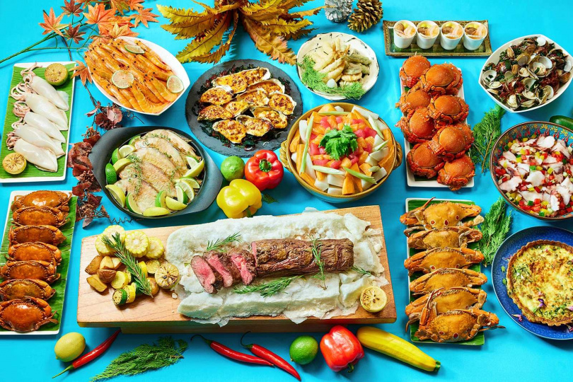 鉑麗安全日餐廳11月份自助餐檯菜色呈獻「秋蟹海鮮」，如現流煎魚、白蘭地烤生蠔、三點蟹、紅蟳等，還有來自日本秋田美食。