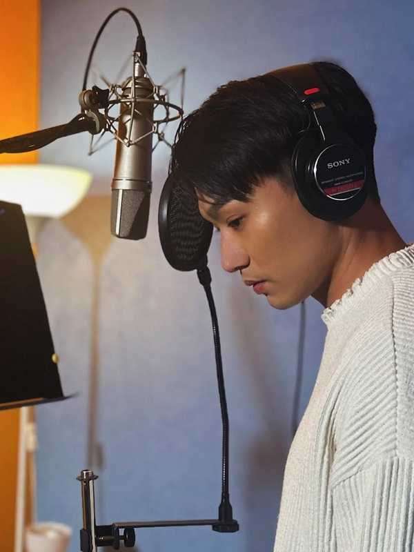 因為長期幕後工作,吳秉辰一度動念放棄歌手夢。(圖/翻攝自吳秉辰IG)