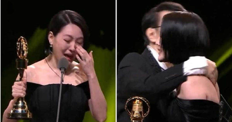 小S領獎時在台上暴哭,蔡康永給她擁抱。(圖/翻攝自三立電視畫面)