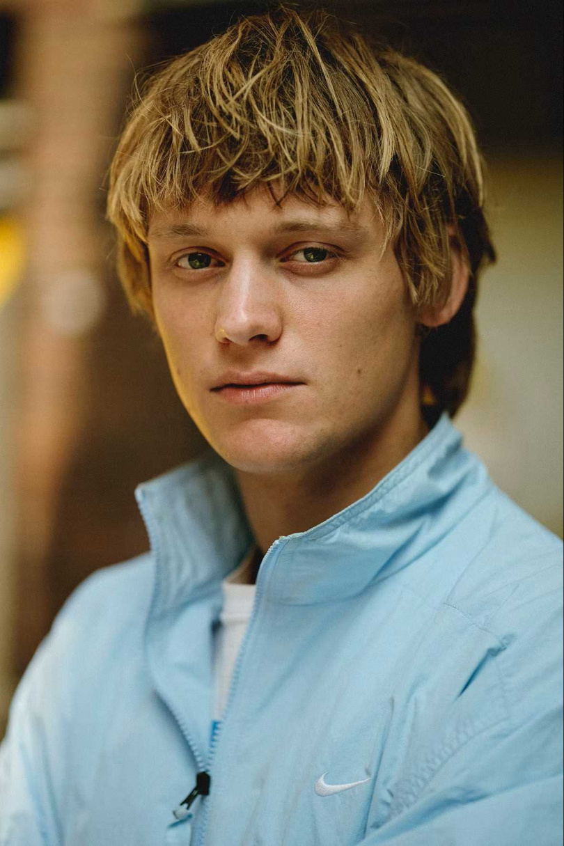 德國鮮肉男星恩佐布魯姆成為影后桑德拉惠勒的「學弟」,榮膺德國新一代電影大使。(圖/海鵬提供)