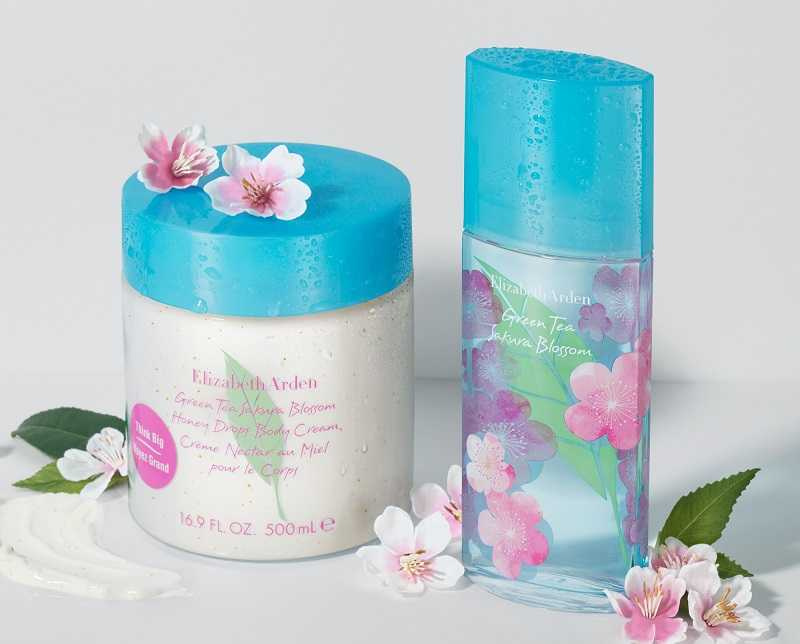 還有同款香味的「綠茶粉嫩櫻花蜜滴舒體霜」，洗完澡後擦塗，能幫助舒緩並滋潤乾燥的肌膚，讓身心環繞在輕柔的櫻花香氛裡。（圖／品牌提供）
