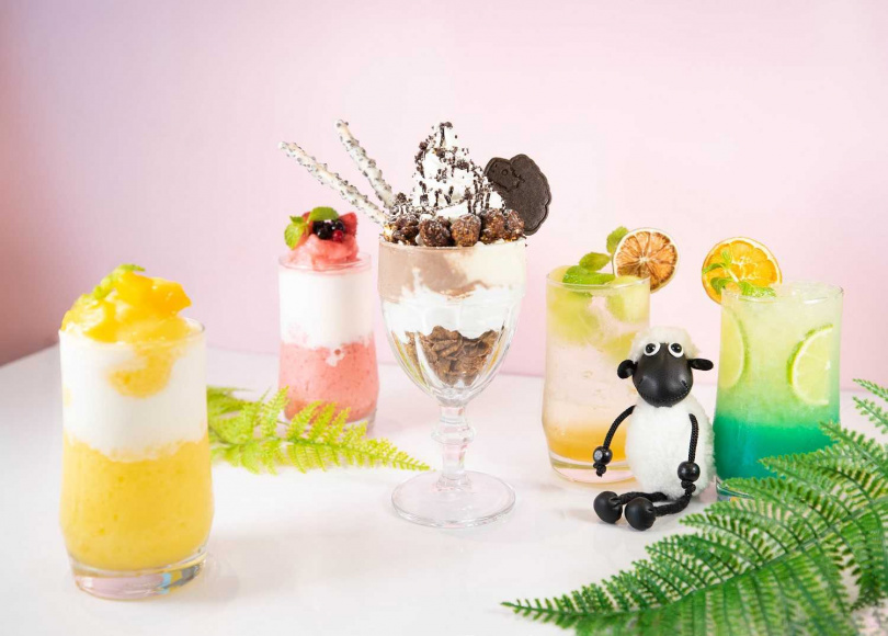 黑RURU CAFE夏季新品上市！推出超人氣「黑皮甜心聖代、當季水果冰沙及吸睛又消暑的特調氣泡飲，邀你沁涼一夏！