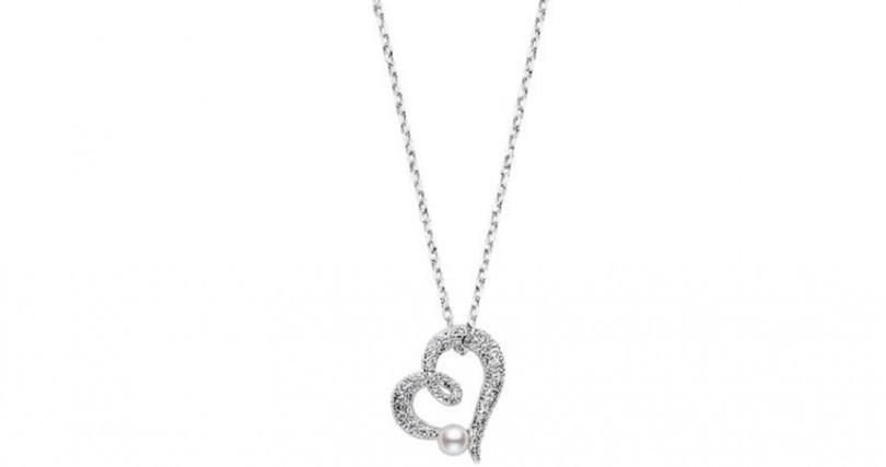 愛心造型珍珠鑽石墜鍊，定價：57,000元（圖／MIKIMOTO提供）