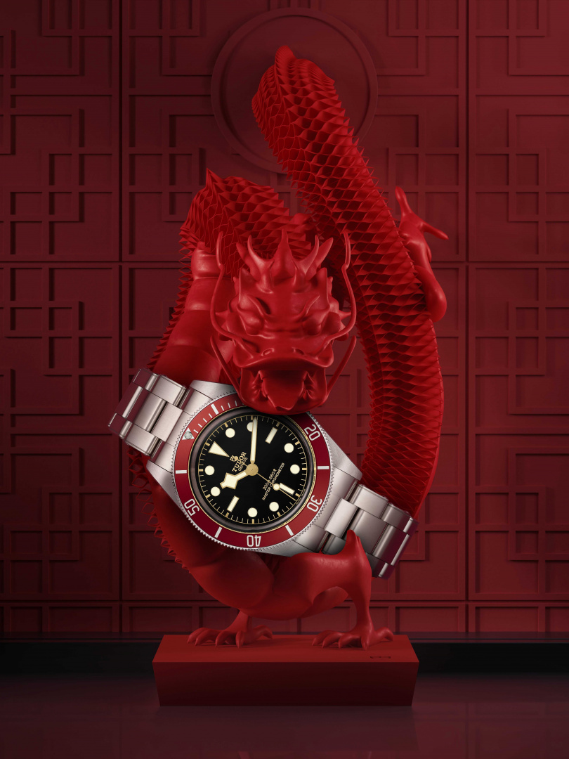 Black Bay（碧灣）41mm，磨光及磨砂不銹鋼錶殼、不銹鋼三鏈節錶帶／141,500元（圖／品牌提供）