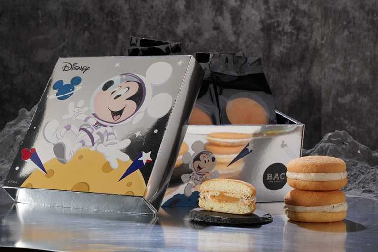 BAC推出「飛月米奇 迪士尼雪芙蕾禮盒」，邀請人氣迪士尼明星獻上中秋佳節祝福。