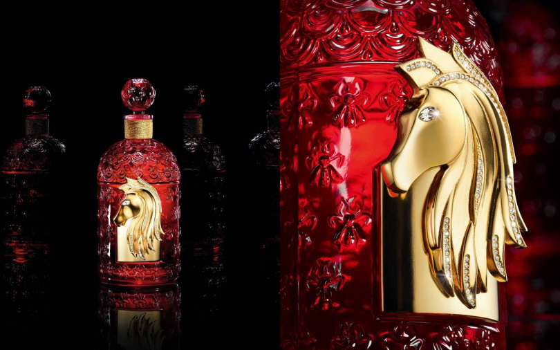 特別為慶祝農曆新年的豐饒與熱情而創作的摯紅幸運淡香精，在清新、花香與木質深度間達成完美平衡，是一款光彩奪目、充滿活力的花香調作品。（圖／品牌提供）