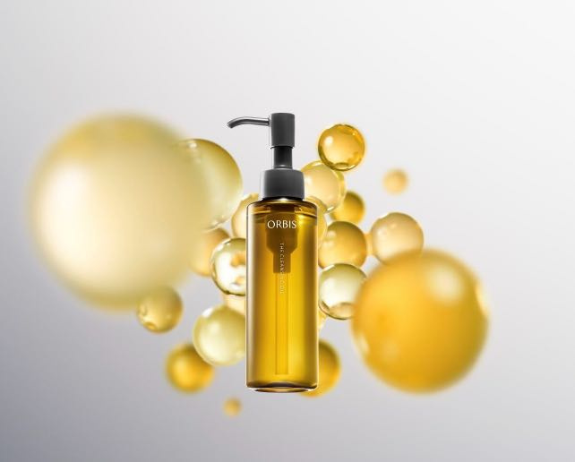 ORBIS澄淨卸妝油120ml／780元、補充包110ml／680元。（圖／品牌提供）