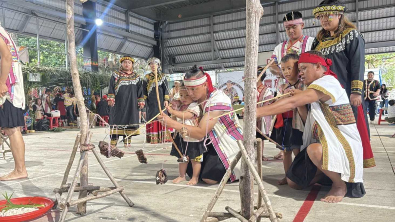 高雄「布農族射耳祭」在於射鹿耳祈求獵獲豐收,並藉此訓練族人狩獵技巧、傳承氏族精神。(圖/高市原民會提供)