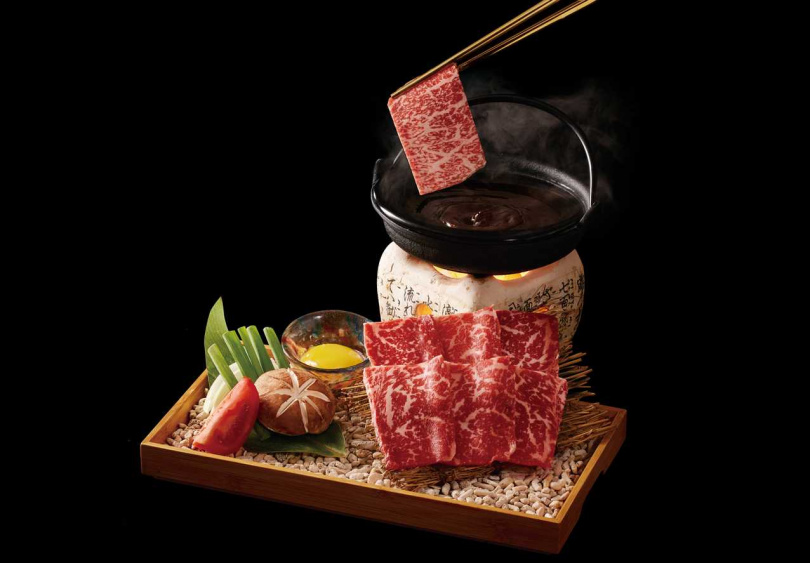 「藝奇」首次端出採用關西式料理手法的「京都和牛壽喜燒」(圖／品牌提供）