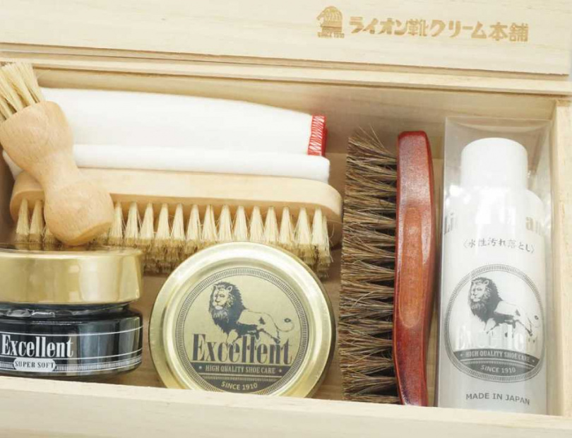 Lion shoe cream Honpo 谷口化学工業所