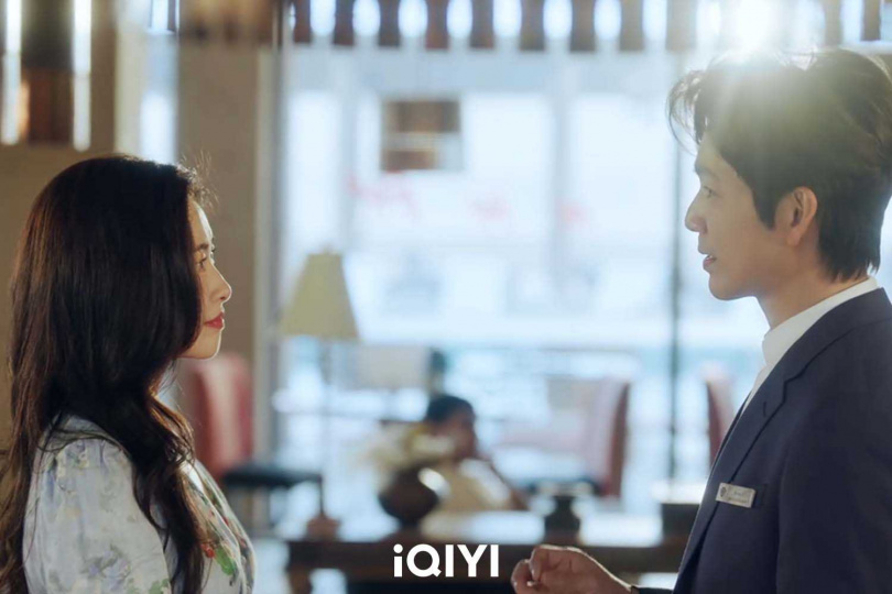 《蜜語紀》鍾漢良（右）與朱珠首次相遇。（圖／iQIYI愛奇藝國際版）