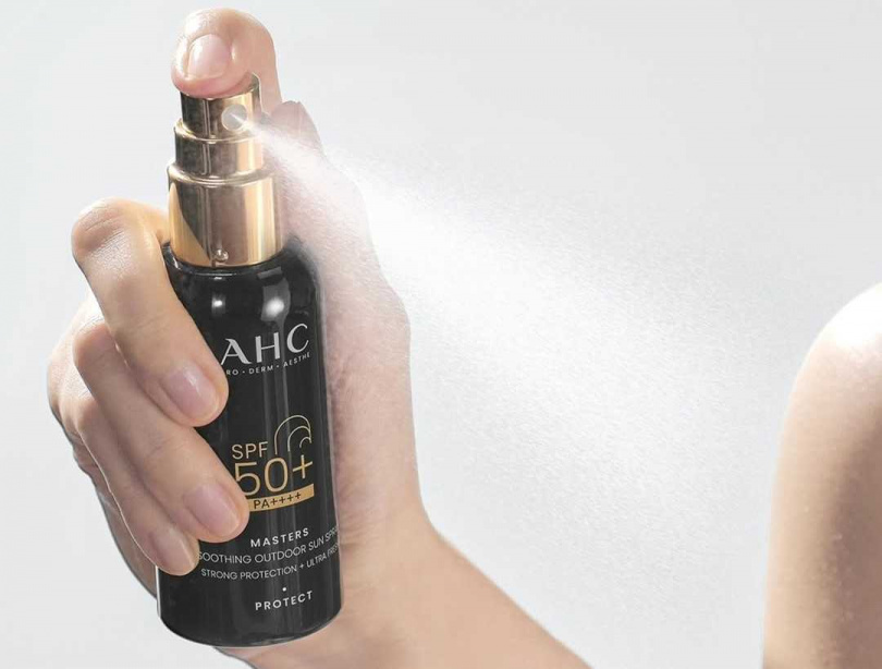 AHC極致防禦舒緩防曬噴霧55mL / 特價675元。（圖／品牌提供、AHC OFFICAIL ig）