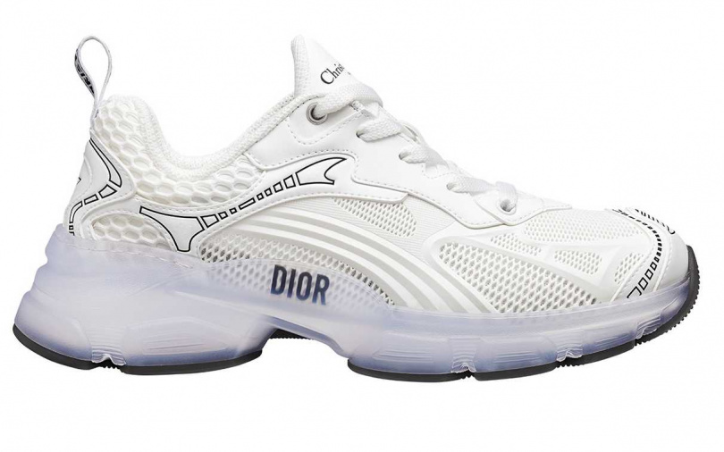Dior Vibe白色網眼布半透明膠底運動鞋／35,000元（圖／品牌提供）