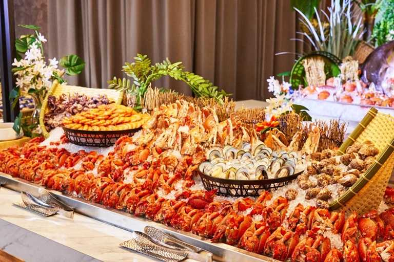 「峇里斯南洋海鮮百匯」今年4月新開幕，主打南洋特色料理吃到飽。