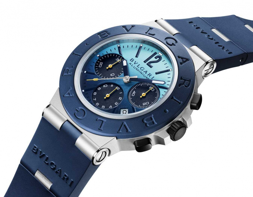 BVLGARI ALUMINIUM CAPRI CHRONOGRAPH 卡布里特別款計時腕錶，全球限量1,000只／約142,500元 （圖／品牌提供）