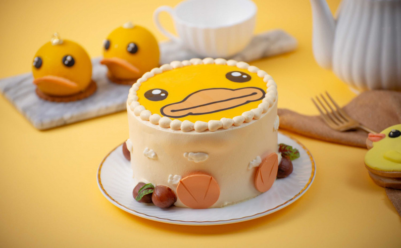 漢來糕餅小舖推出3款黃色小鴨主題點心，圖為「鴨香寶栗香蛋糕」。（圖／漢來美食提供）