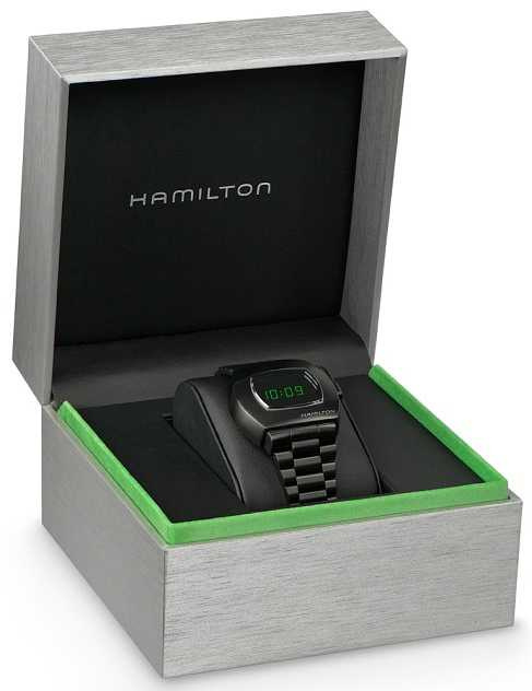 HAMILTON《駭客任務》限量版「PSR MTX」腕錶（含特製錶盒），40.8mm，黑色PVD塗層精鋼錶殼、錶鍊，跳字石英機芯╱32,400元。（圖╱HAMILTON提供）