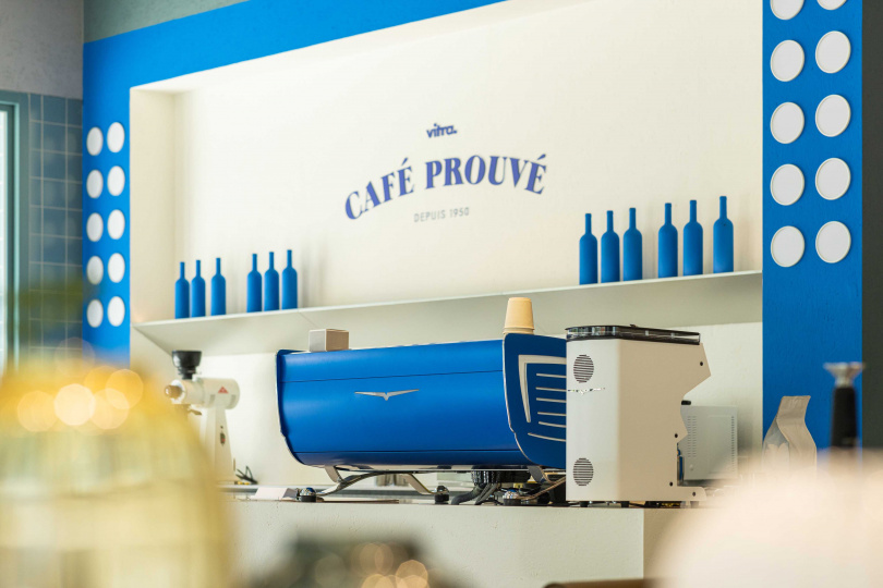 Café Prouvé by Vitra行動策展企劃來到亞洲最終站台中，明日選品特別邀請對於體驗生活有相同熱愛的Hausinc Café一同沉浸於這個設計場域中。