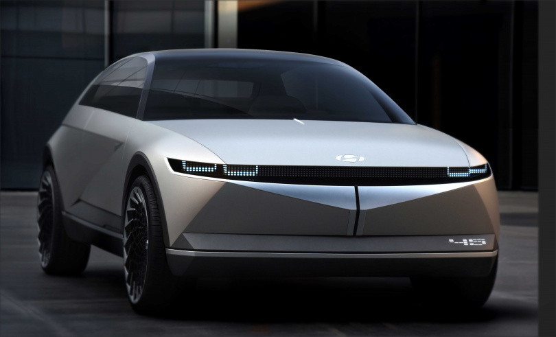 HYUNDAI IONIQ 5設計理念與45EV concept 新世代電動概念車有點相似。