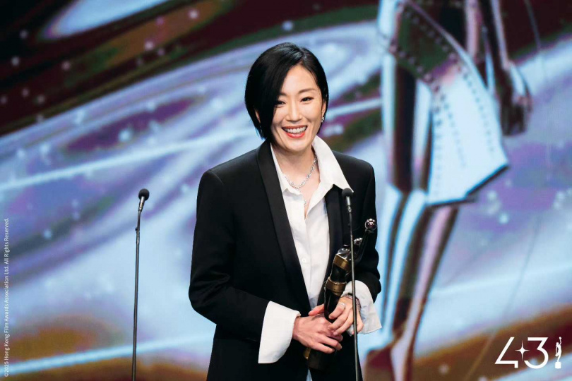 香港新像獎最佳女配角由《爸爸》谷祖琳獲得。(圖/翻攝自香港金像獎臉書)