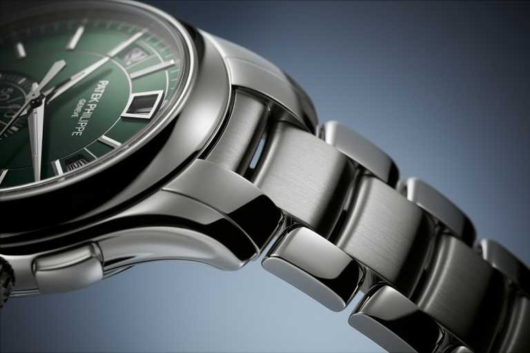 百達翡麗「自動回位計時秒年曆」腕錶（#5905/1A-001），42mm，精鋼錶殼，CH 28-520 QA 24H自動上鍊機芯╱1,725,000元。（圖╱PATEK PHILIPPE提供）