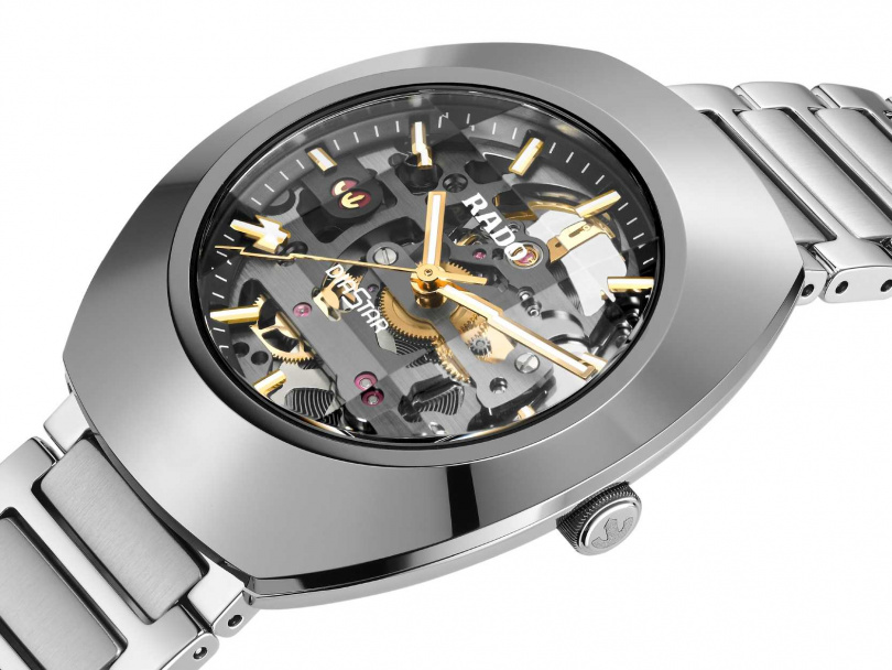 DiaStar鑽星系列創始型鏤空腕錶（圖／品牌提供）