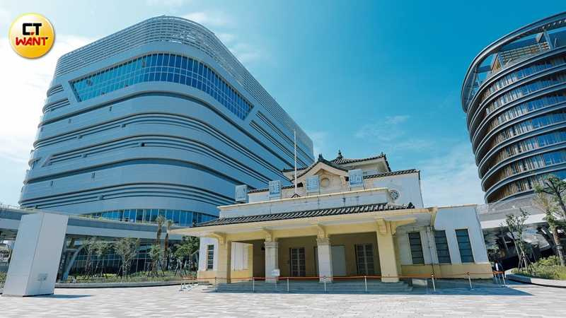 已被列為歷史建築的高雄舊車站,目前暫未對外開放。(圖/焦正德攝)