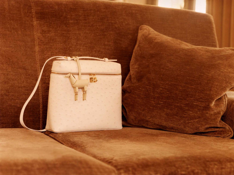 Loro Piana Extra Pocket 手提包(圖/品牌提供)