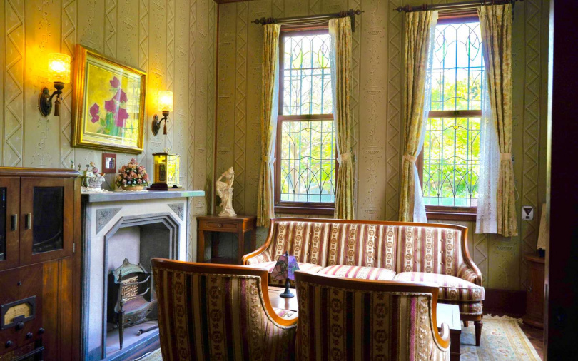 「鳳凰之間」:作為山本亭唯一的洋式空間,它不僅是近代和風建築的瑰寶,更凝縮了「大正浪漫」時代對極致美學的追求。(©葛飾區山本亭)