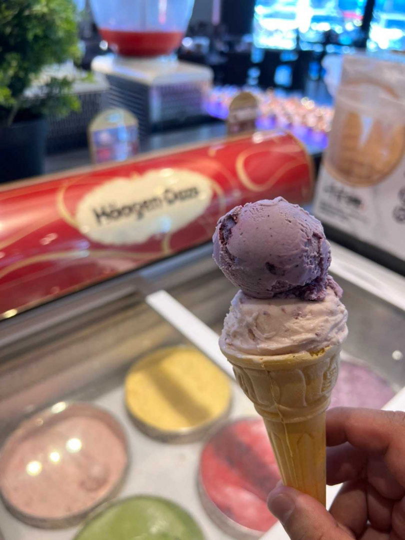 還有大家最愛的頂級獨家冰品哈根達斯、酷聖石、北歐冰淇淋領導品牌Plos冰淇淋系列，無限量供應。
