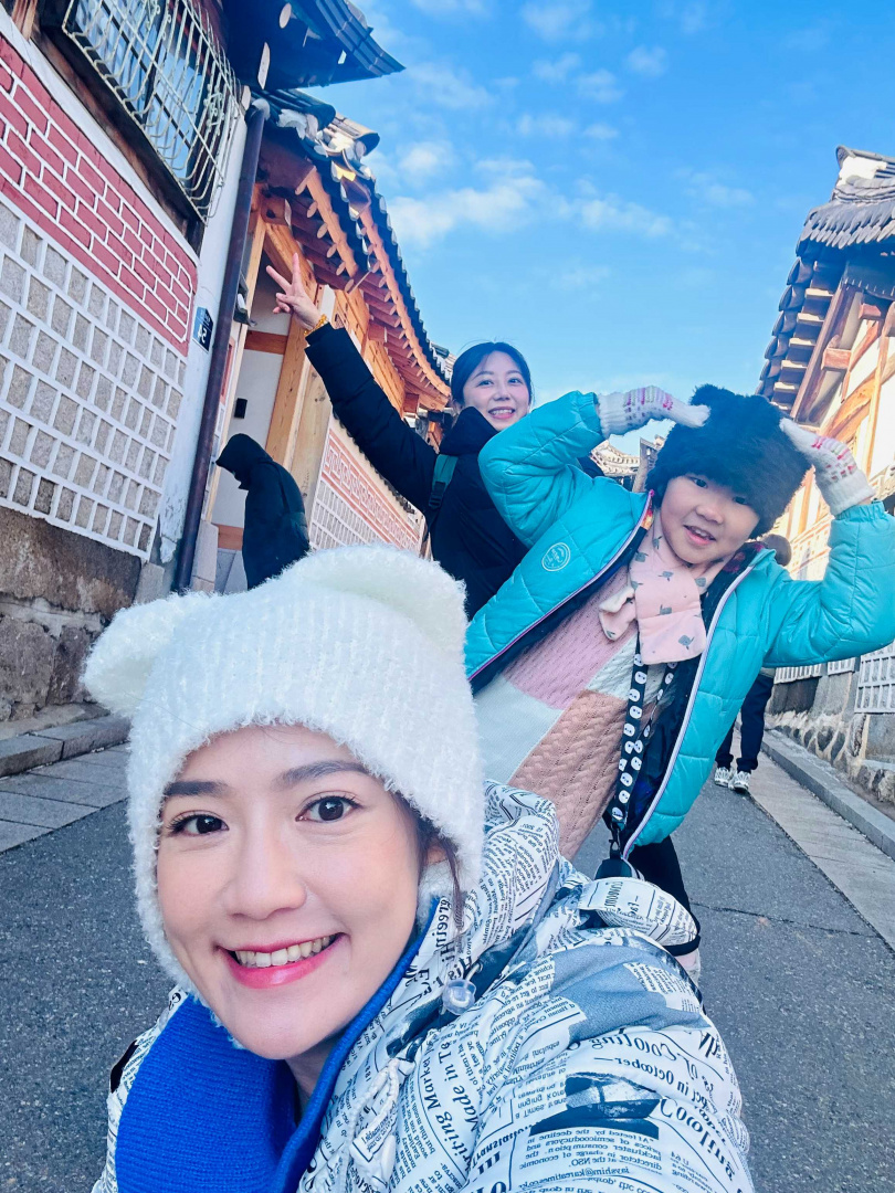 郭亞棠跟姊姊、姪女一起出國，透露自己在首爾零豔遇。（圖／郭亞棠提供）