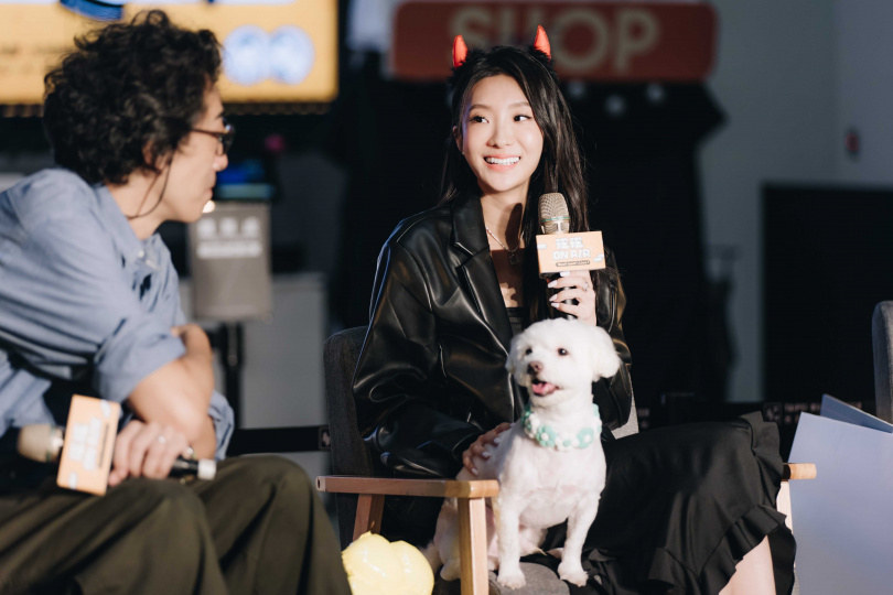 陳華帶著愛犬出席活動。（圖／臺北流行音樂中心提供）