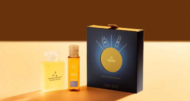 Aromatherapy Associates 舒緩自在禮盒（舒肌沐浴油 55ml、舒肌精油沐浴露50ml）／2,500元（圖／品牌提供）