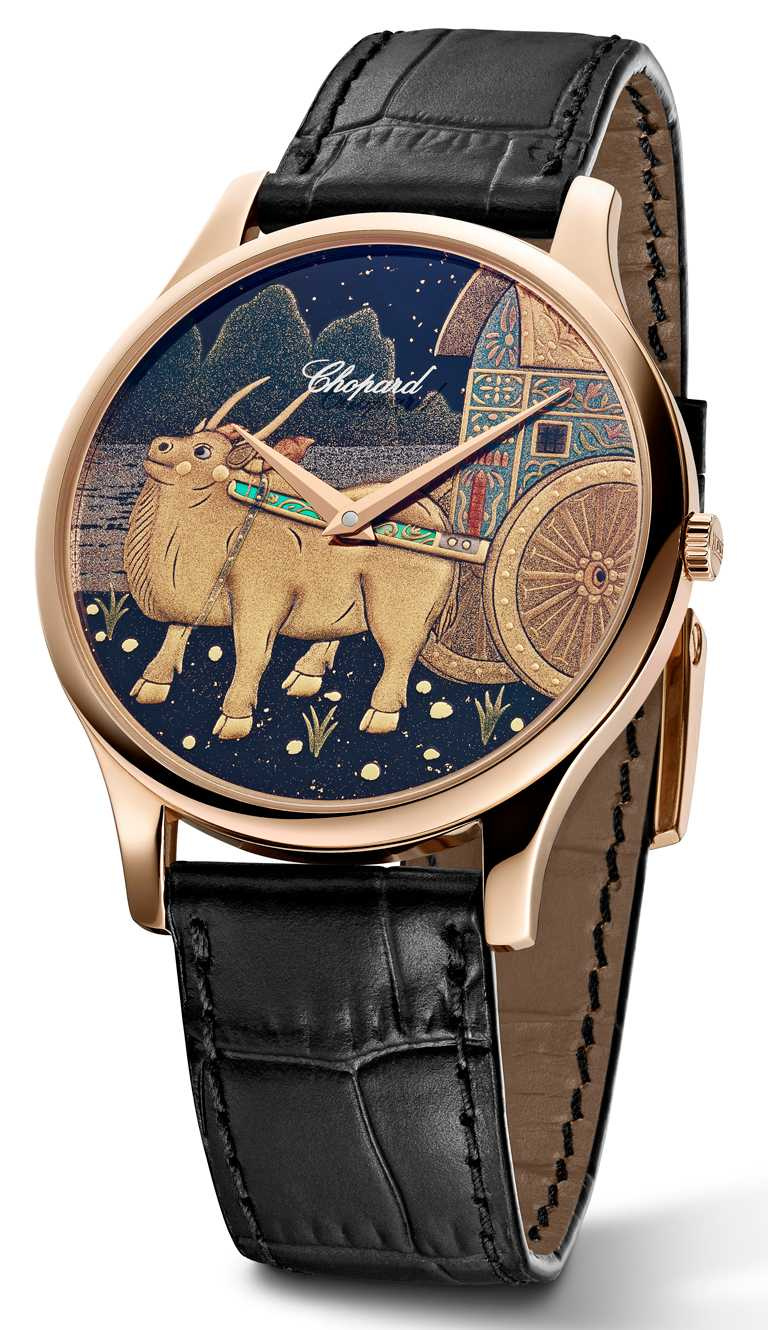 Chopard「L.U.C XP Urushi Year of the OX」金牛蒔繪腕錶，18K玫瑰金錶殼（獲公平採礦認證），39.5mm，限量88只╱870,000元。（圖╱Chopard提供）