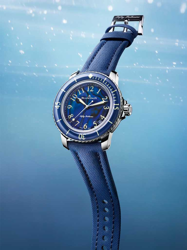 BLANCPAIN「Fifty Fathoms五十噚」系列，自動潛水腕錶，40mm，不鏽鋼錶殼，1151.P型自動上鍊機芯，航海帆布針釦╱404,000元；航海帆布摺疊釦╱421,000元。（圖╱BLANCPAIN提供）