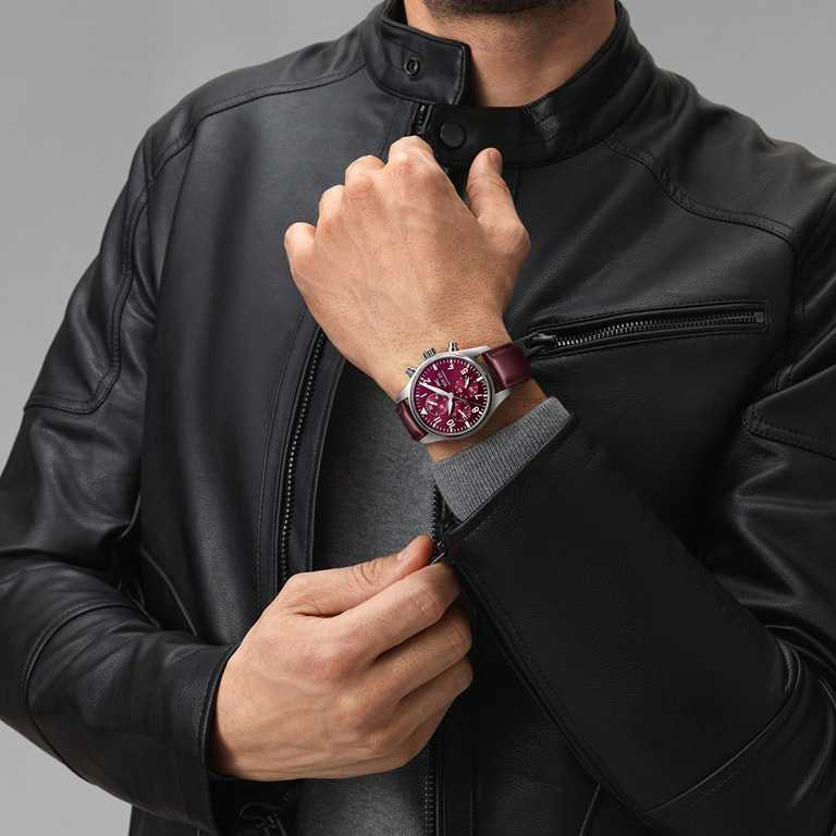 IWC「Pilot飛行員」系列計時腕錶「虎年生肖」特別版，41mm，精鋼錶殼，萬國錶自製69385自動上鏈機芯，限量500只╱224,000元。（圖╱IWC提供）