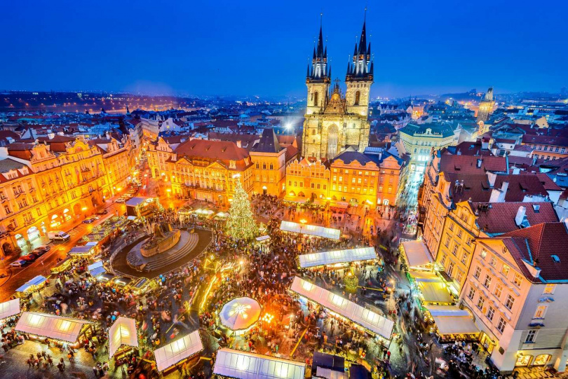 「聖誕捷克雙堡10日」連訪捷克3大聖誕市集，每人最低55,900元起。