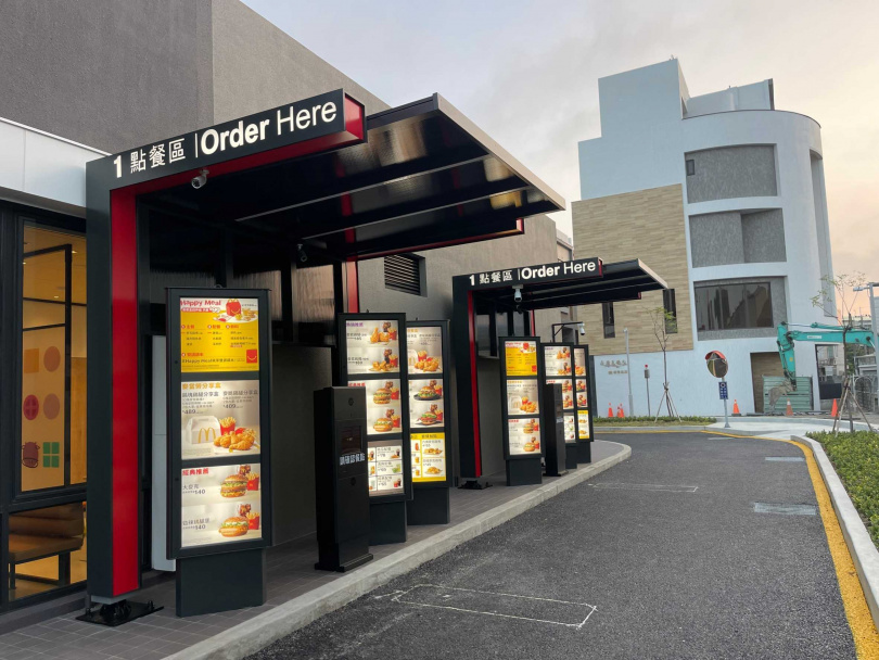 隨著麥當勞推動全球加速餐廳發展策略，台灣麥當勞到年底全台共計409家餐廳，其中超過4成提供得來速服務。