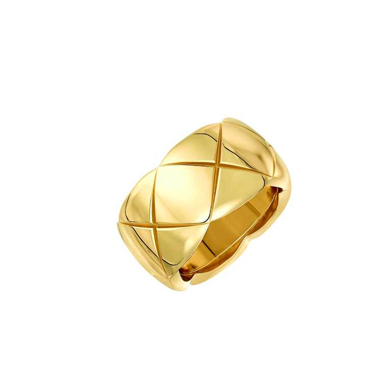CHANEL「COCO CRUSH系列」18K黃金戒指╱105,000元（圖╱CHANEL提供）