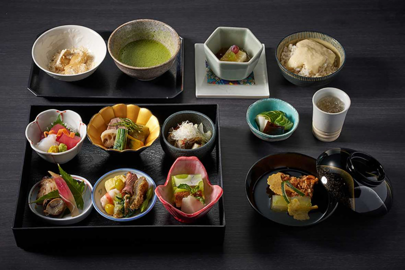 台北美福邀請靜岡縣濱松市「懷石 一木」餐廳的料理長一木敏哉客座晴山日本料理，於8/18起推出「食之都美食大使 匠心旬味」秋季套餐，午間每位3,280元+10%。（圖／台北美福大飯店提供）