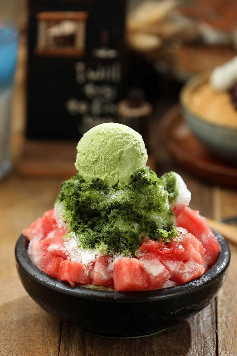 「西瓜抹茶牛奶冰」創意地用西瓜取代常見的紅豆，口感令人驚喜。（160元／碗）（圖／于魯光攝）