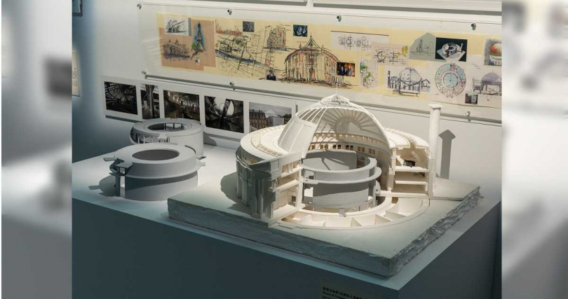 「證券交易所（皮諾私人美術館）」在建築物內部的圓形大廳中插入混凝土圓筒形空間，從而形成一個大膽的套筒狀空間結構。（圖／忠泰美術館提供）