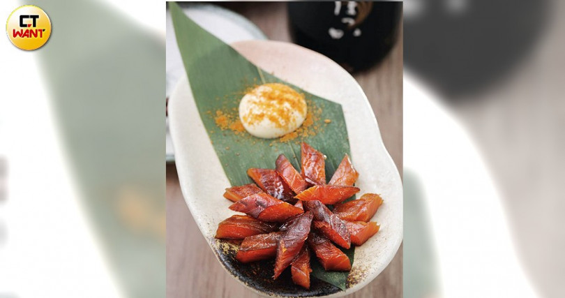 「鮭冬葉」是北海道原住民的特色料理，劉安池在日本學會做法後，回台做出自己的版本。 （250元）（圖／于魯光攝）