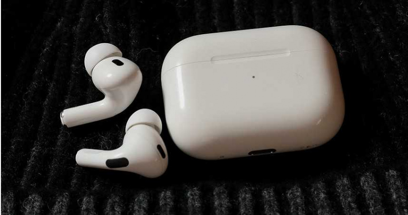 耳機是J.Sheon出們的必備物品。（圖／侯世駿攝）